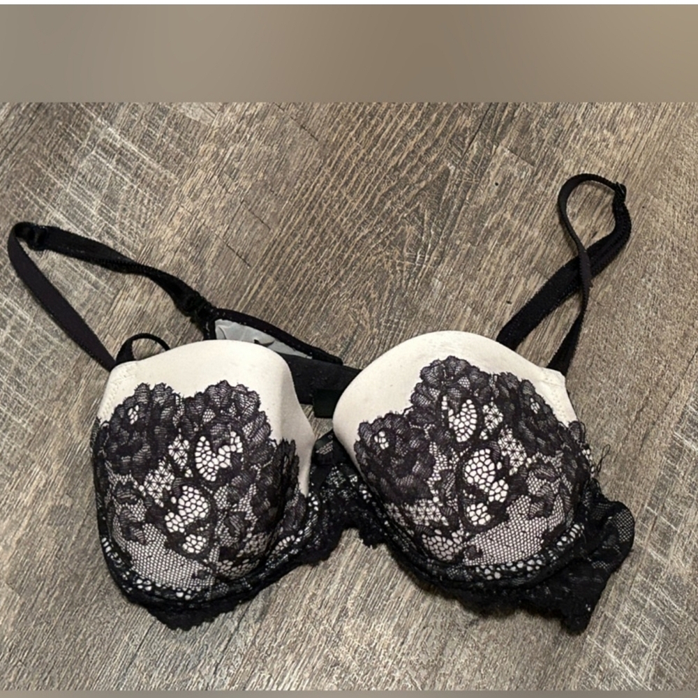 Victoria's Secret Black Lace Bra with Underwire Support